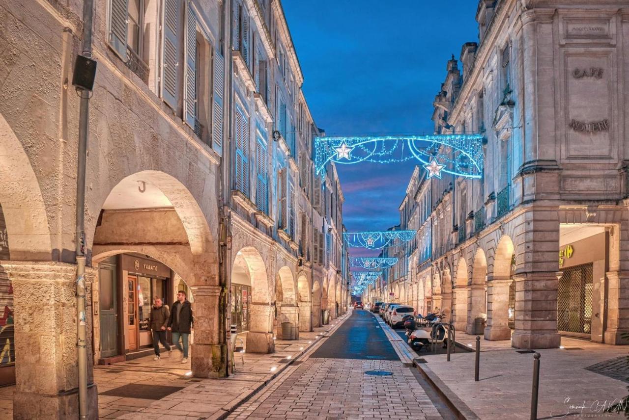 Charmant Cocon Iode Cosy Equipe, Baigne De Lumiere, Situe Au Coeur De La Rochelle A 1Min A Pied Du Marche Central Avec Tv Et Wifi Екстер'єр фото