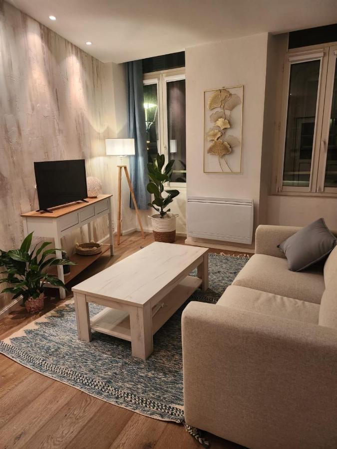 Charmant Cocon Iode Cosy Equipe, Baigne De Lumiere, Situe Au Coeur De La Rochelle A 1Min A Pied Du Marche Central Avec Tv Et Wifi Екстер'єр фото